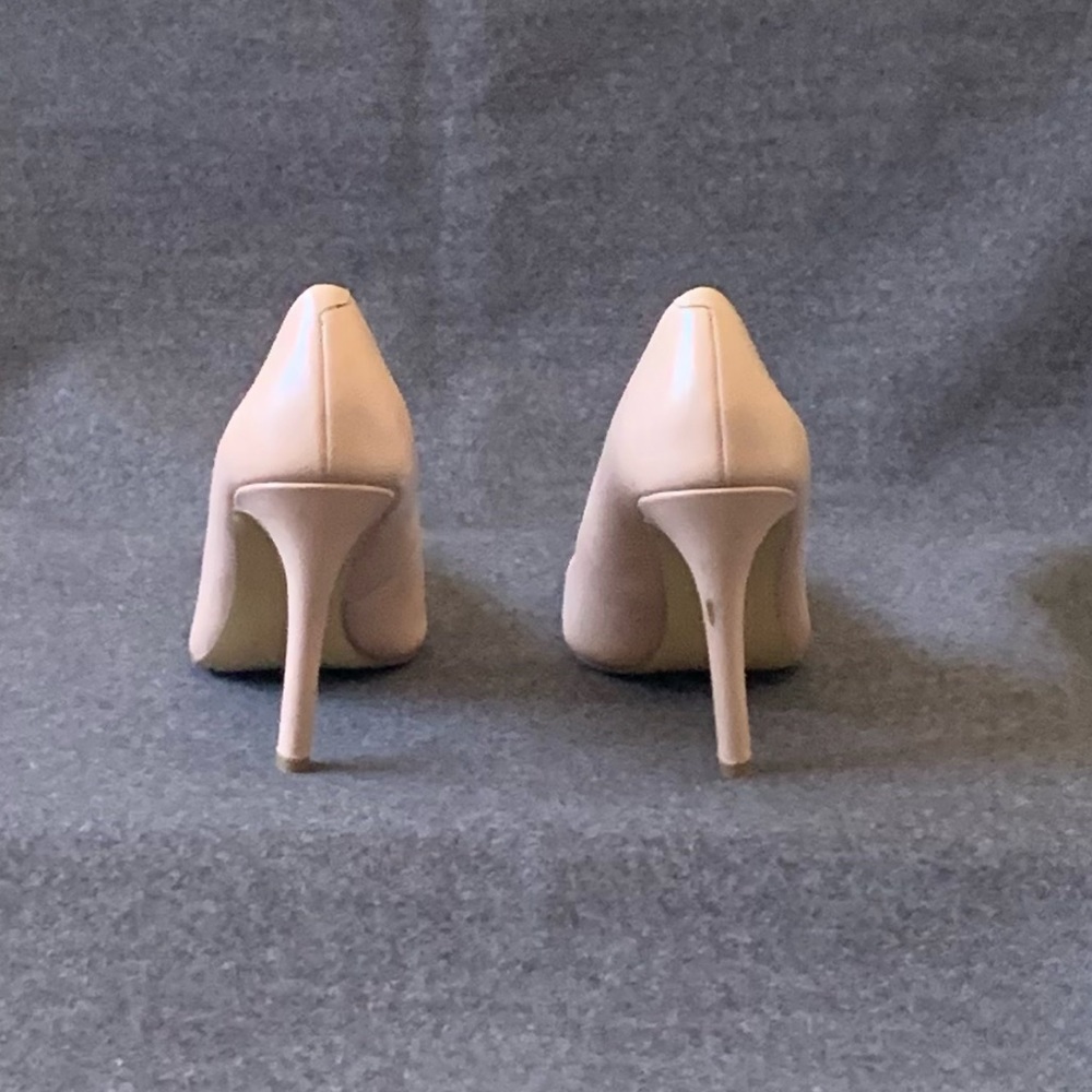 Saks Fifth Avenue Light Beige Pink Classic Stiletto Pumps - Picture 6 of 12